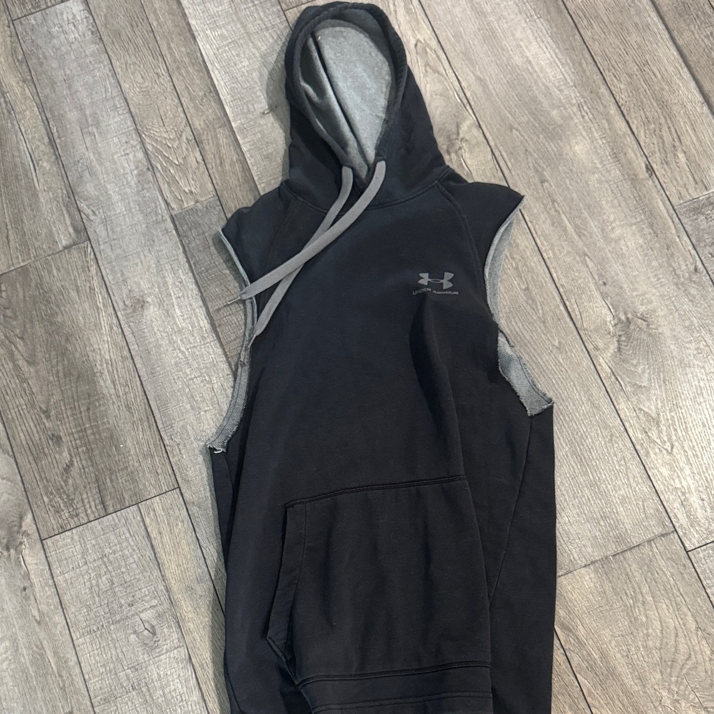 Under Armour Men's Black and Gray Sleeveless Hoodie